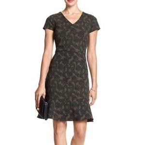 Banana Republic NWT 6P Olive Floral Dress